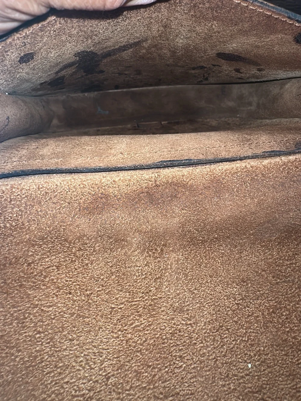 Classic Brown Leather bag- Stylish Buckle Closure. No straps no info about it.